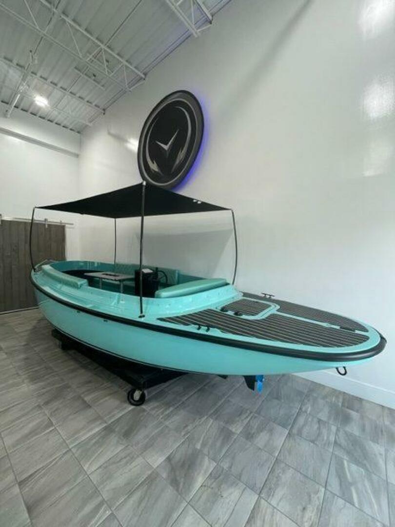 2024 Vision WX Tritoon - Image 116