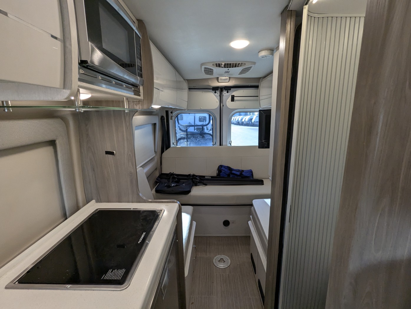2022 Thor Motor Coach Tellaro 20J - Image 21