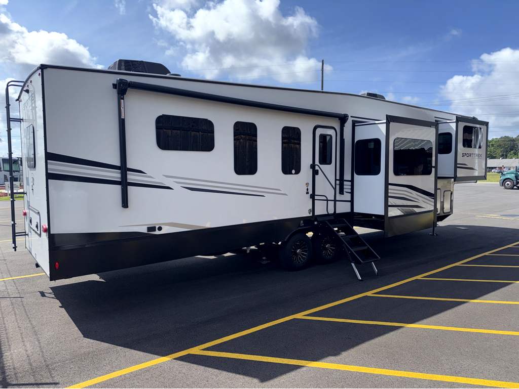 2026 VENTURE RV SPORTTREK 365VFL - Image 4