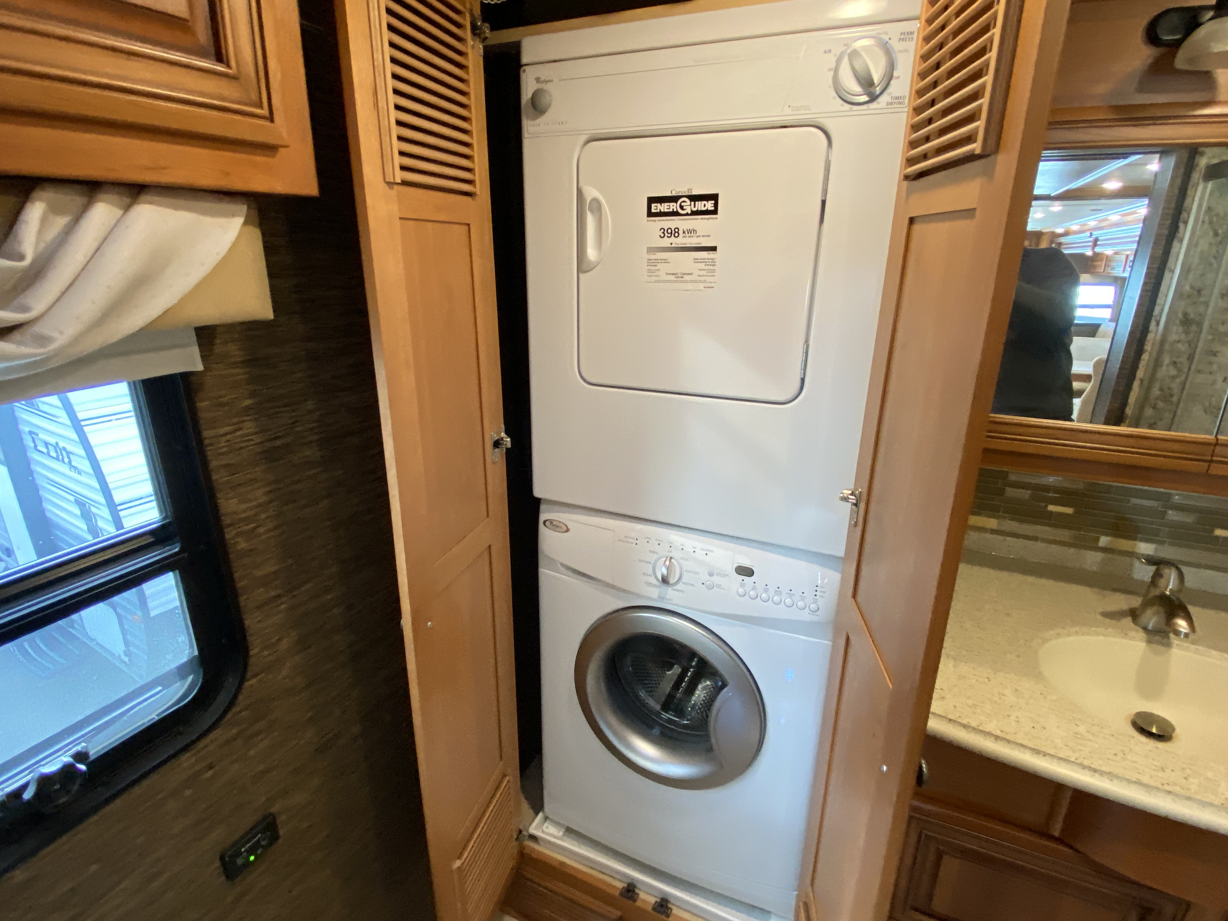 2015 NEWMAR DUTCHSTAR 3736 - Image 32