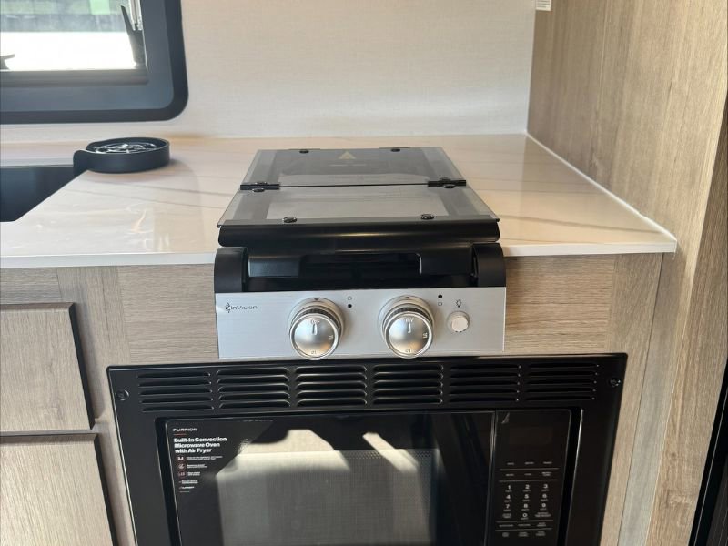 2026 Grand Design Lineage Series M 25TK - Image 14