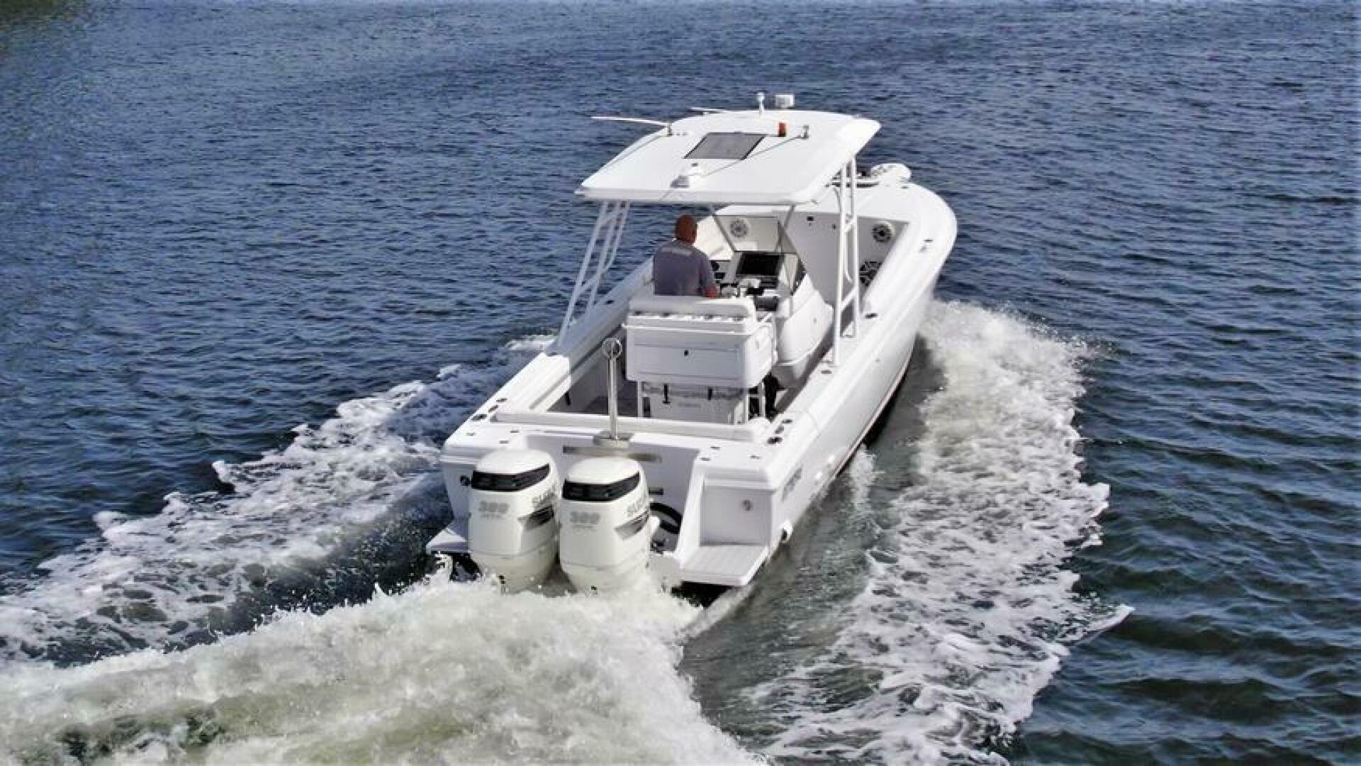 2003 Intrepid 32 - Image 10