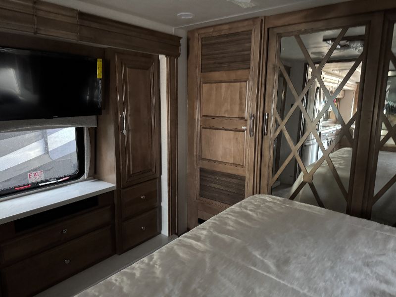 2025 Entegra Coach Anthem 37K - Image 18