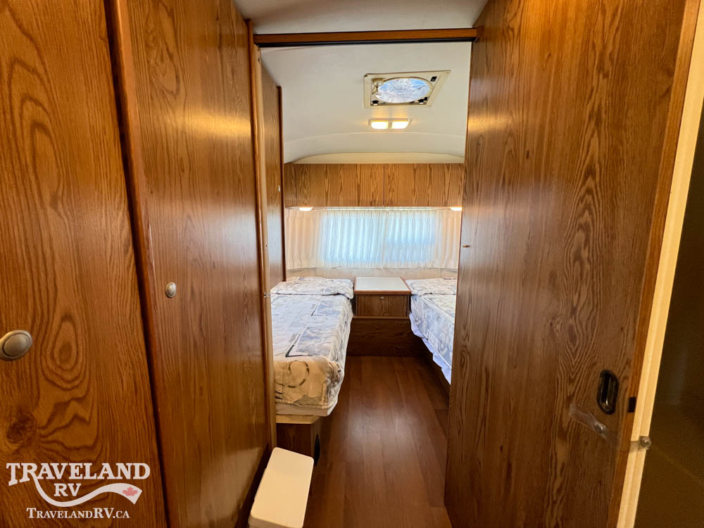 2001 AIRSTREAM SAFARI 25RBT - Image 22