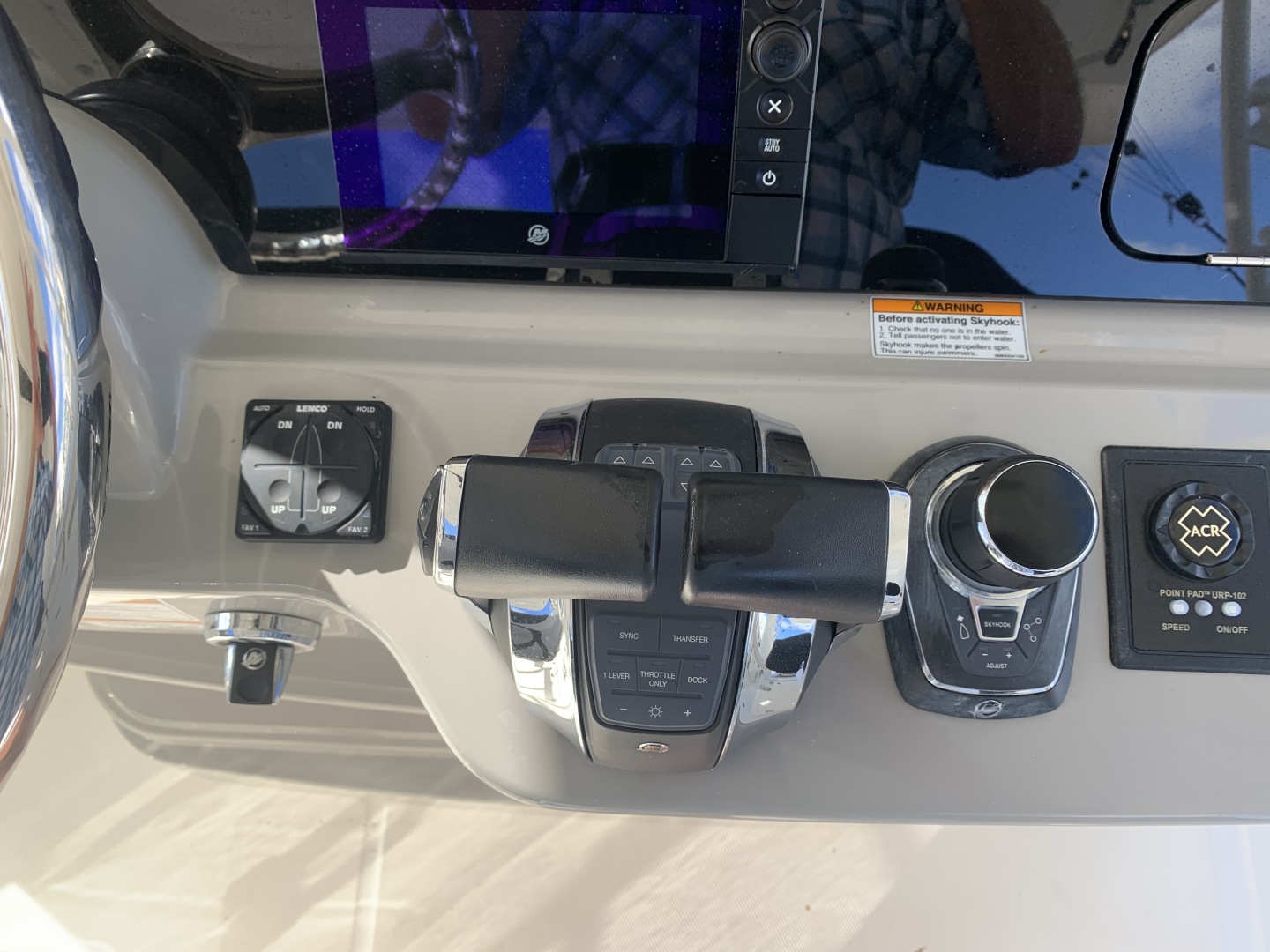 2017 Boston Whaler 420 Outrage - Image 11