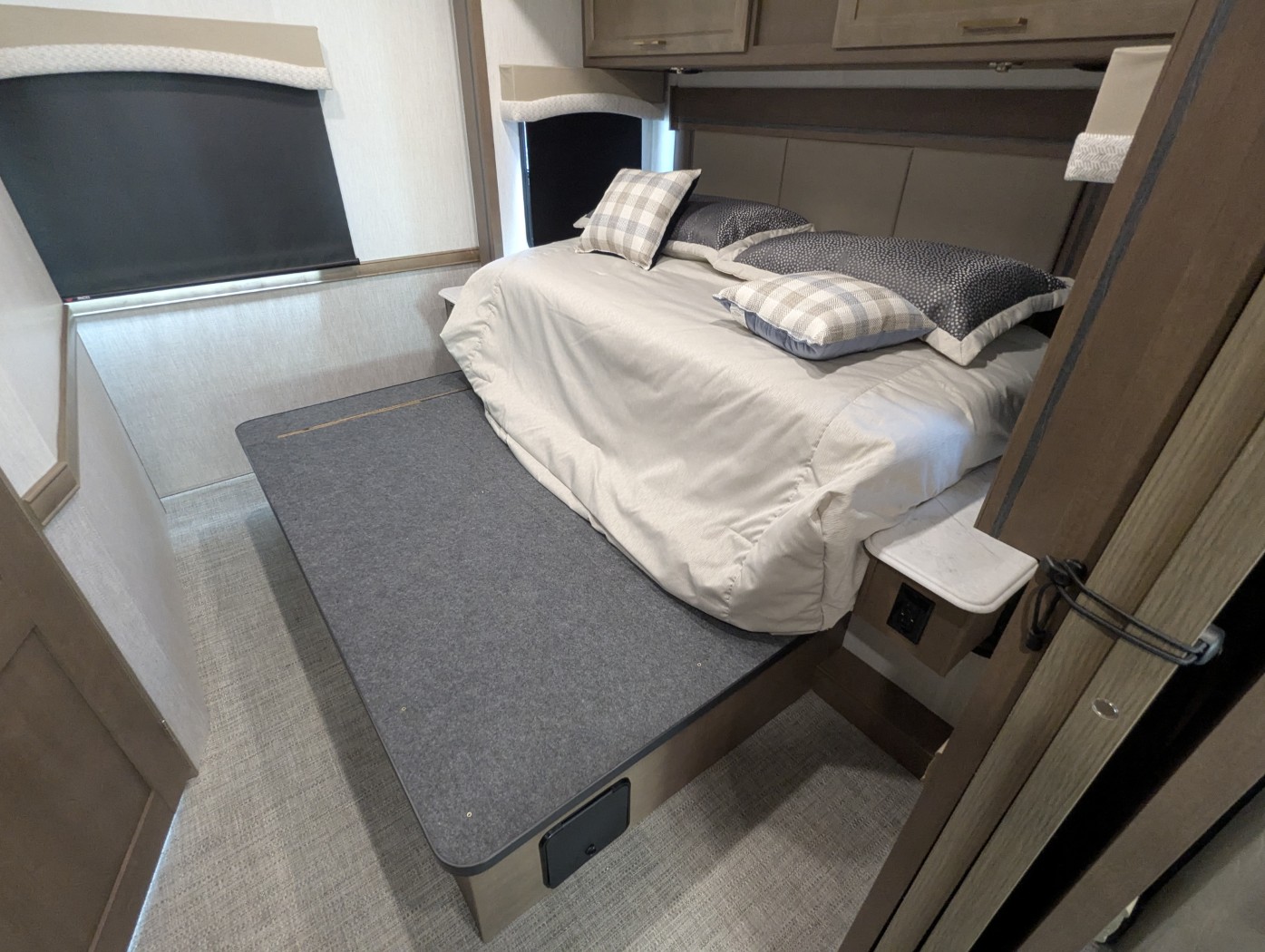 2026 Fleetwood Flair 28A - Image 23