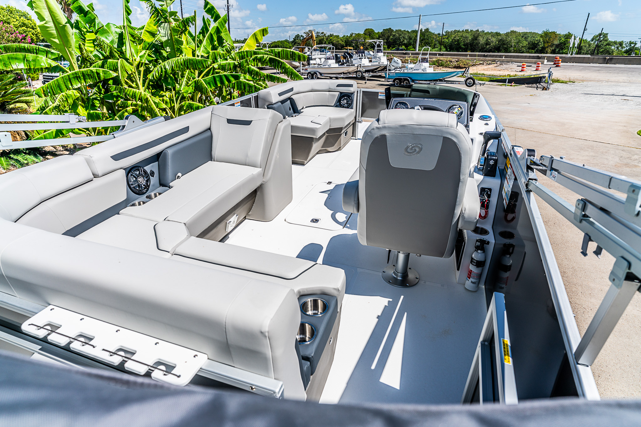2027 HURRICANE 2027 FUNDECK 2260 REF - Image 5