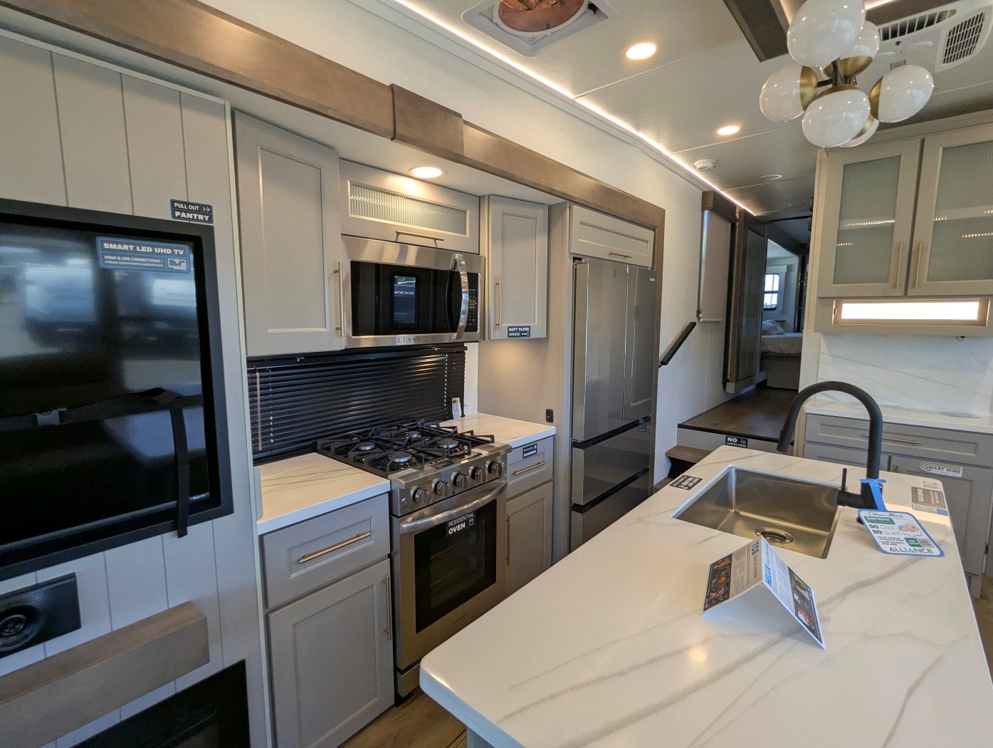 2026 Alliance RV Paradigm 340RL - Image 18