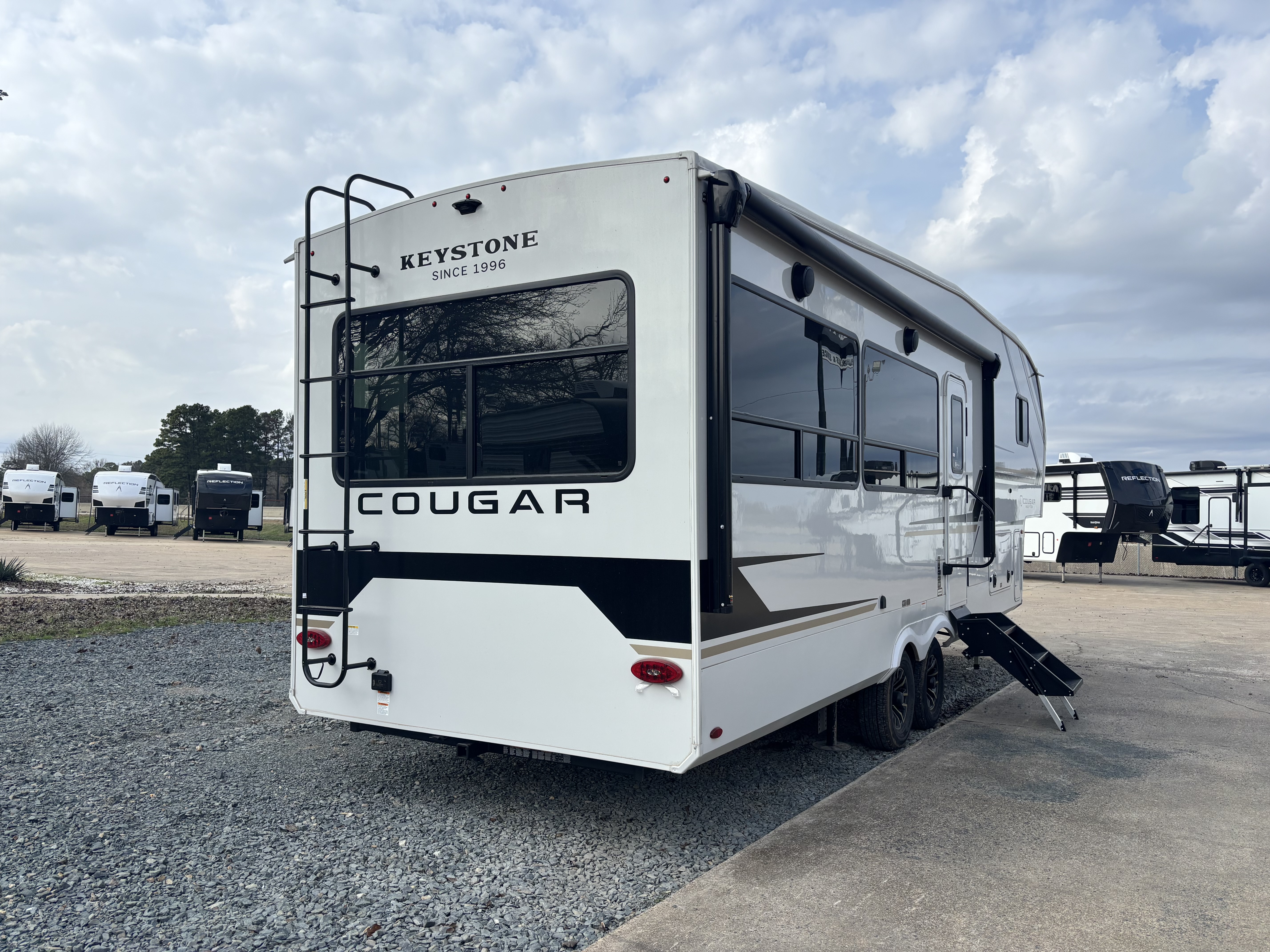 2026 Keystone Cougar Half-Ton 26RES - Image 9