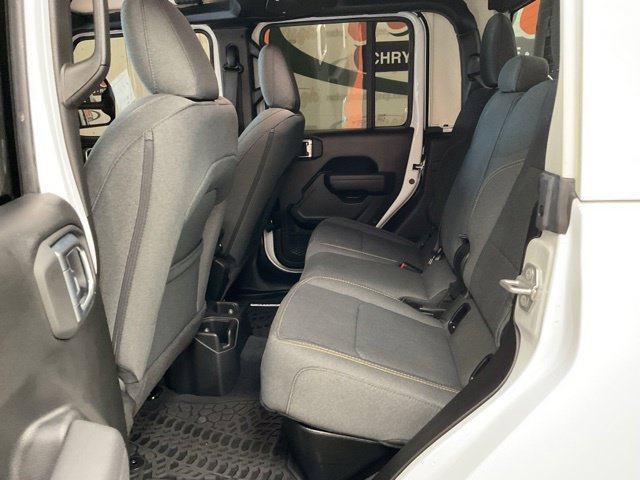 2025 Jeep Gladiator Sport S 4x4 - Image 21