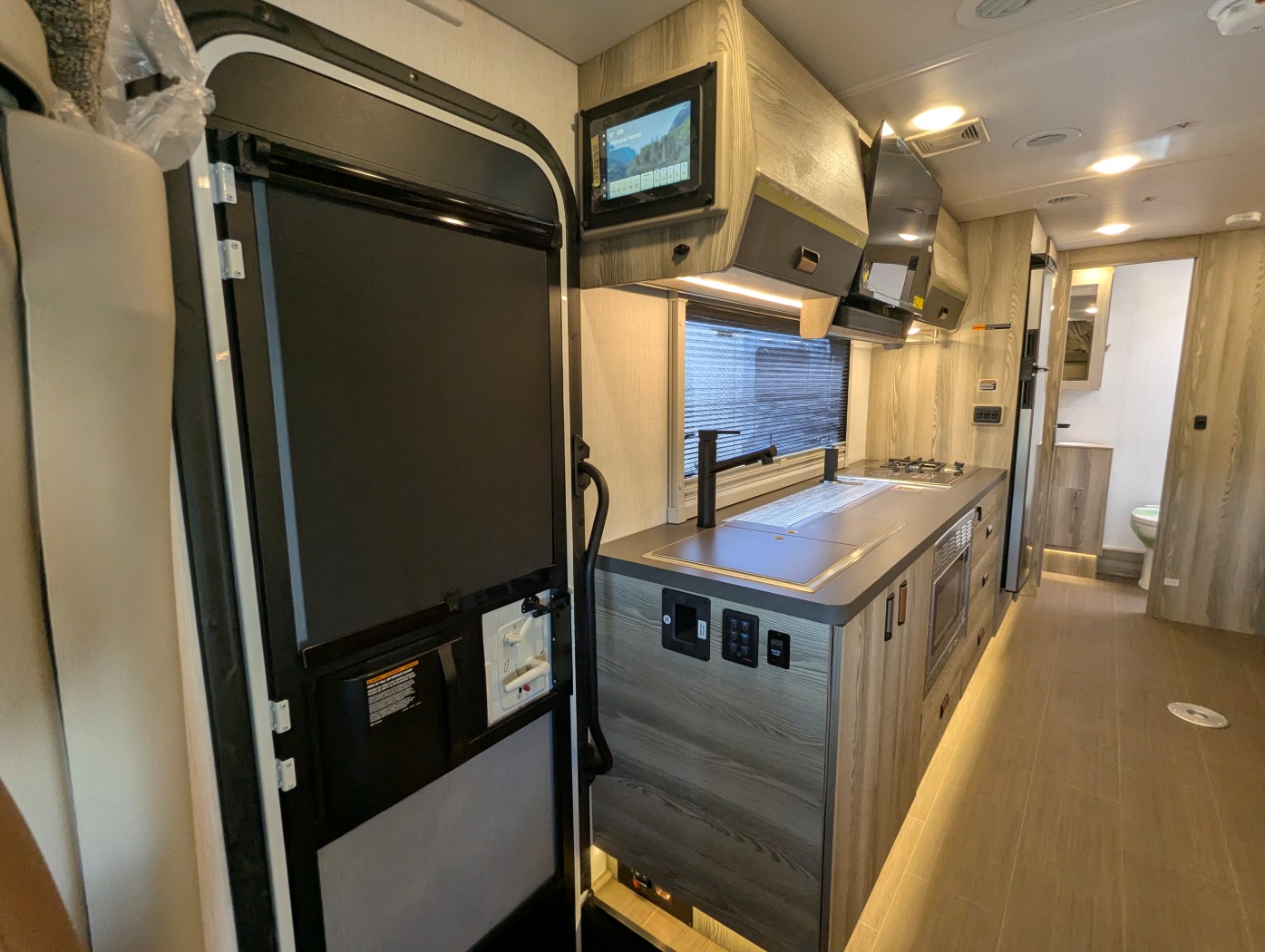 2027 Winnebago View 24D - Image 14