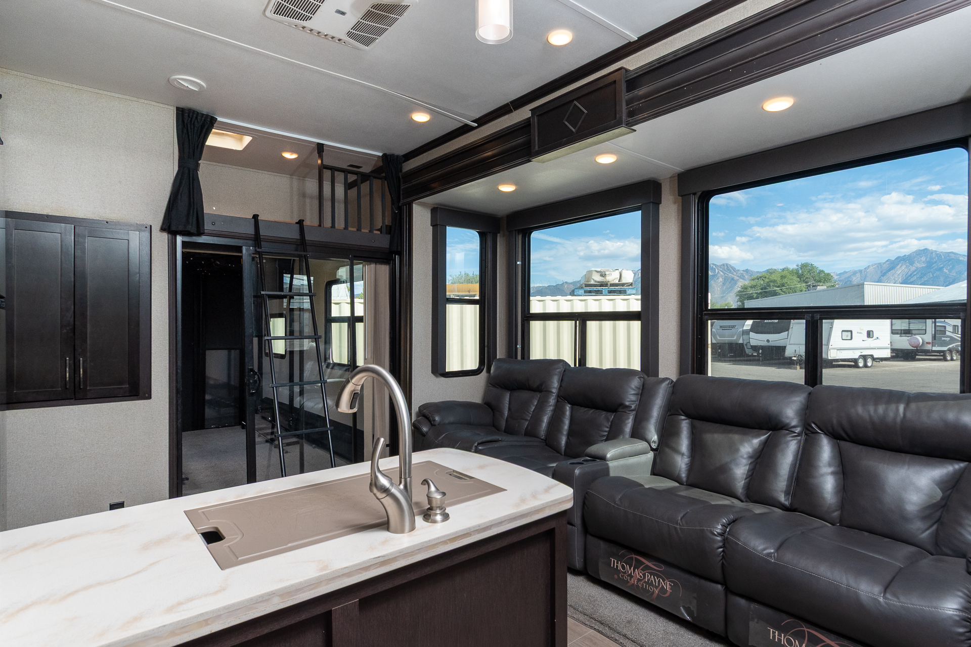 2017 Keystone Raptor 424TS - Image 65