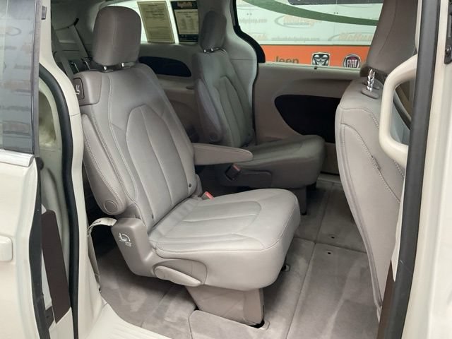 2021 Chrysler Pacifica Wagon 4D Touring - Image 30