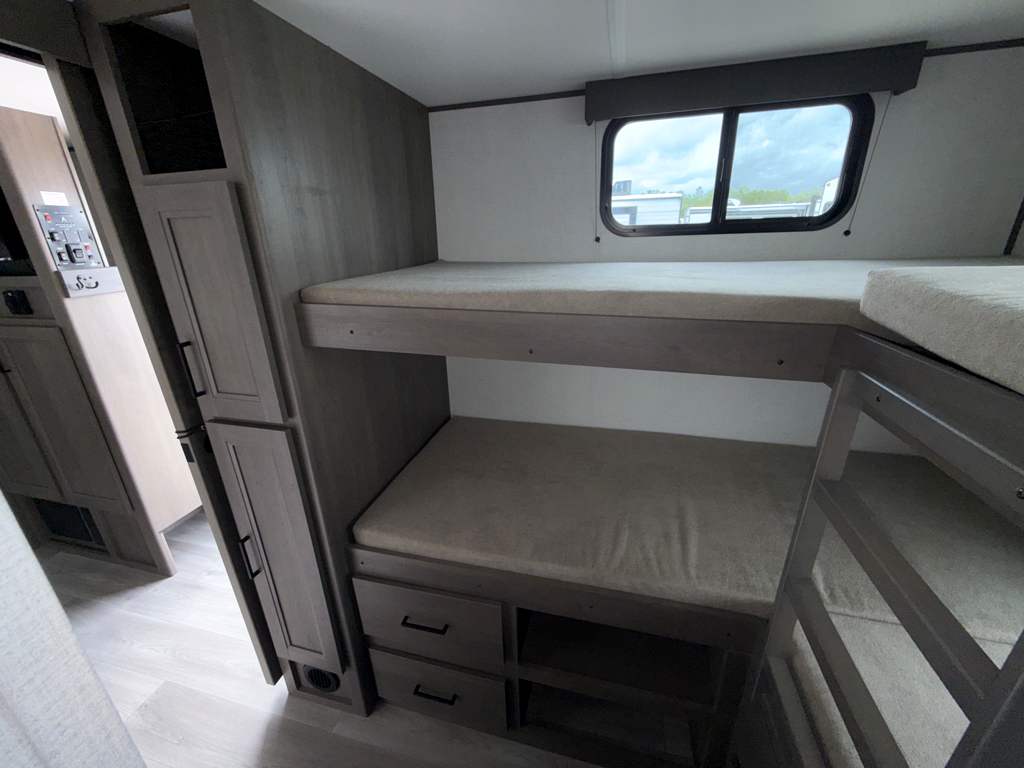 2026 GRAND DESIGN TRANSCEND 305BHT - Image 28