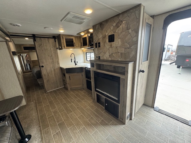 2020 CHEROKEE ALPHA WOLF 22SW - Image 15