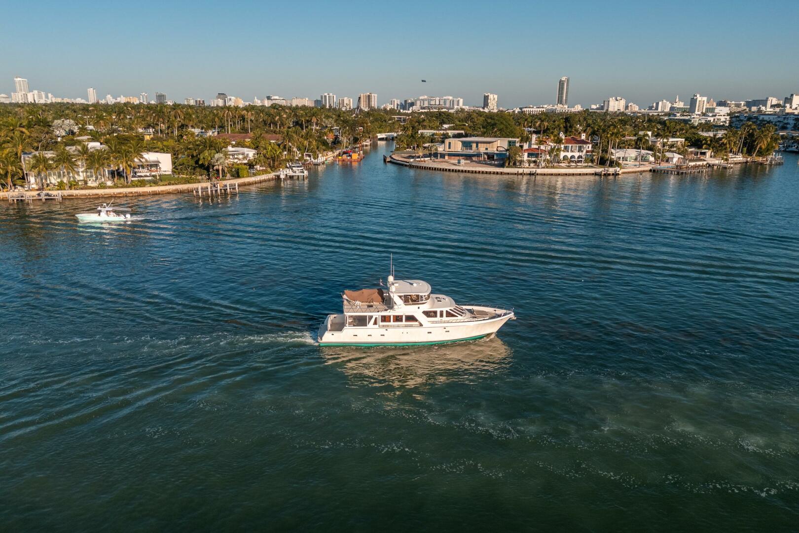 2006 Offshore Yachts 72 Pilothouse - Image 8