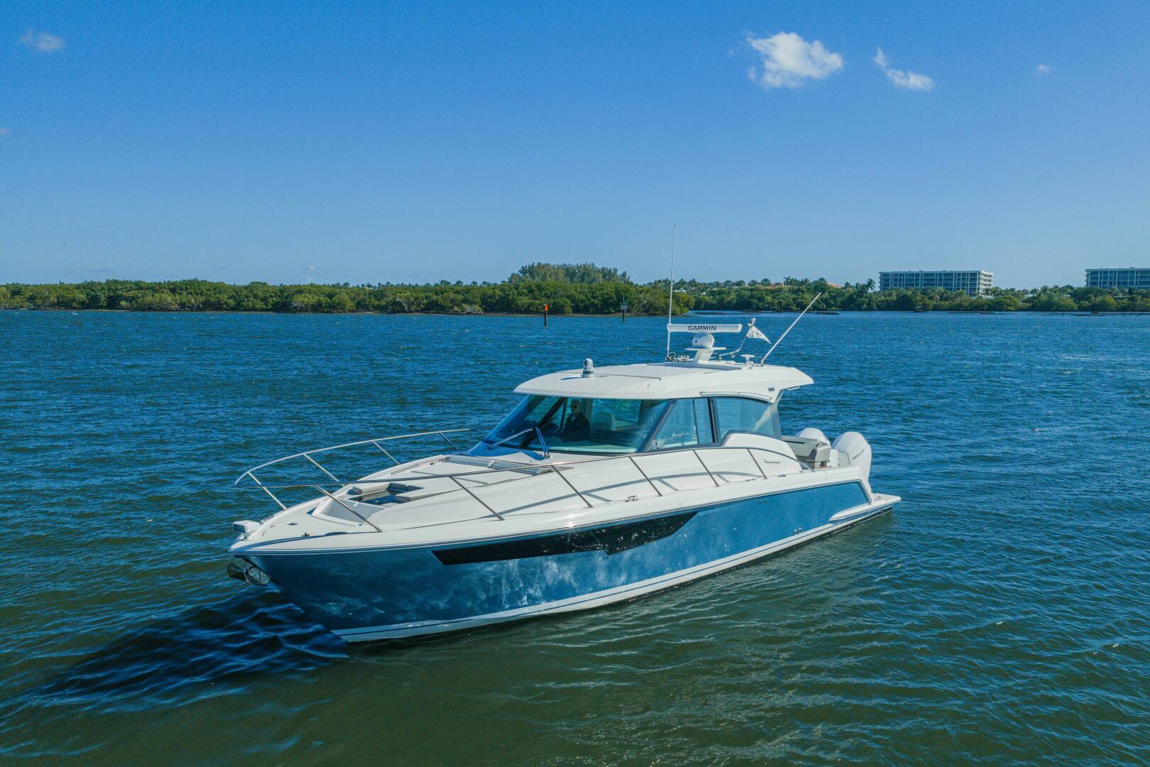 2025 Tiara Yachts 43 LE - Image 50