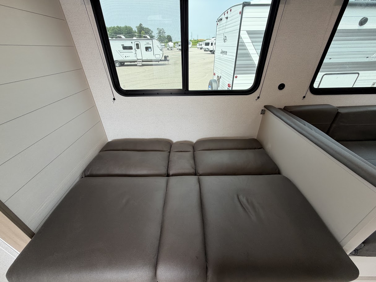 2027 JAYCO JAY FLIGHT 330TBS - Image 17