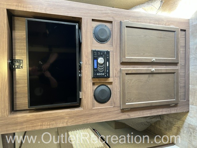2015 Palomino Solaire 20 RBS - Image 11