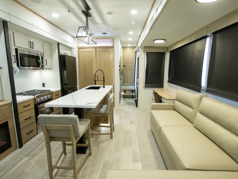 2026 Forest River Sandpiper 3900HBLR - Image 14