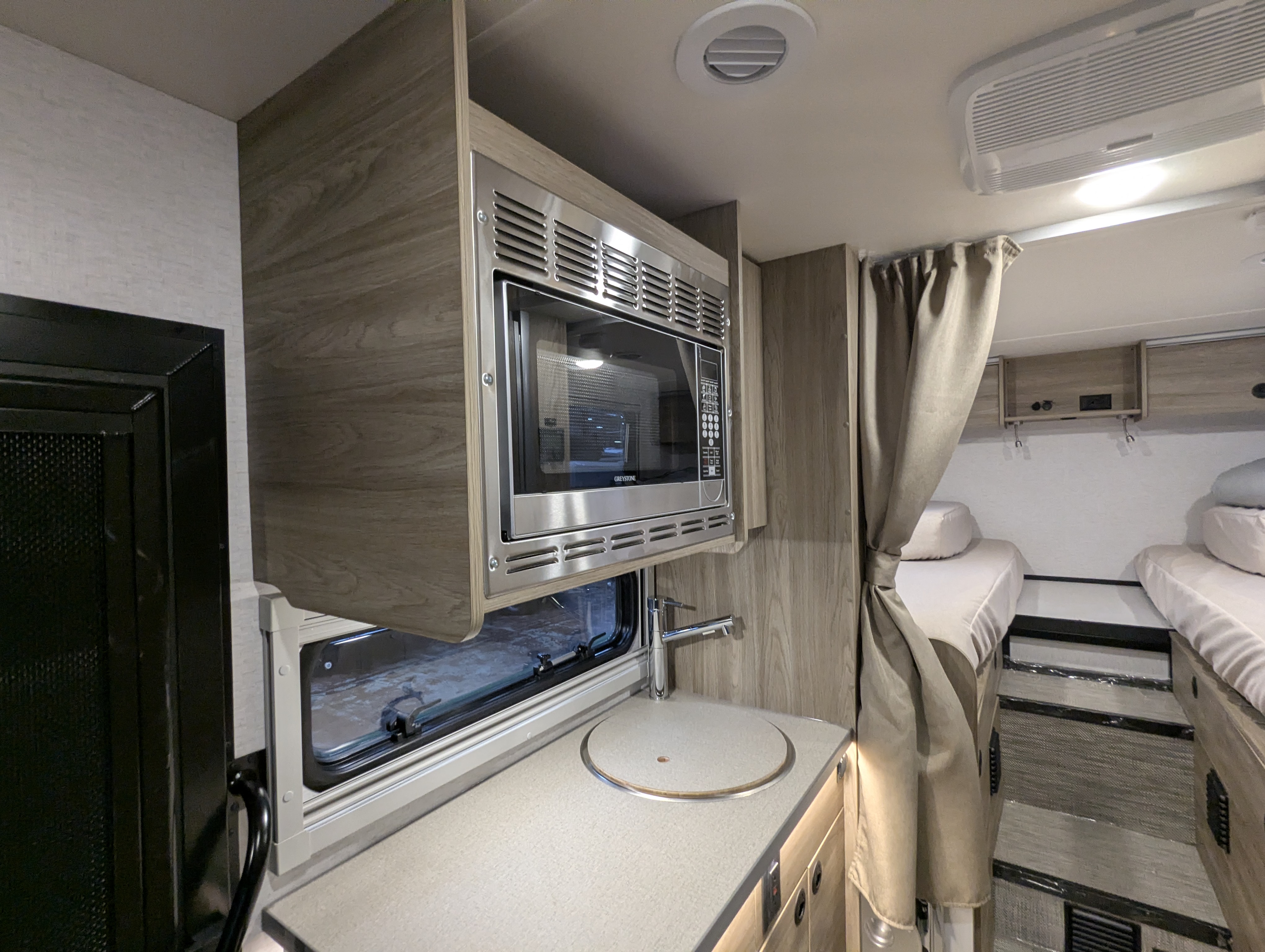 2026 Winnebago EKKO Sprinter 23B AWD - Image 14