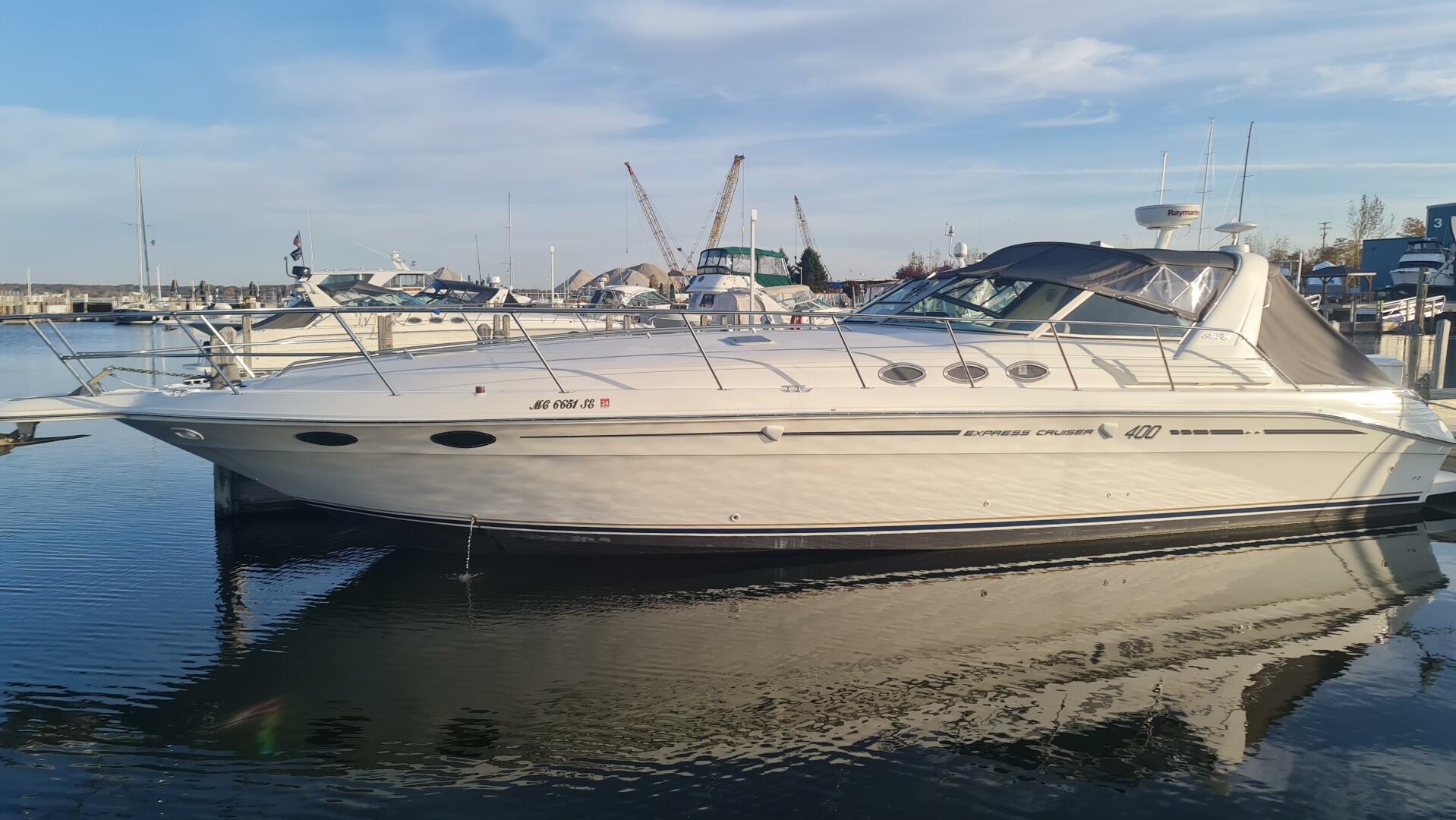 1995 Sea Ray 400 Express - Image 1