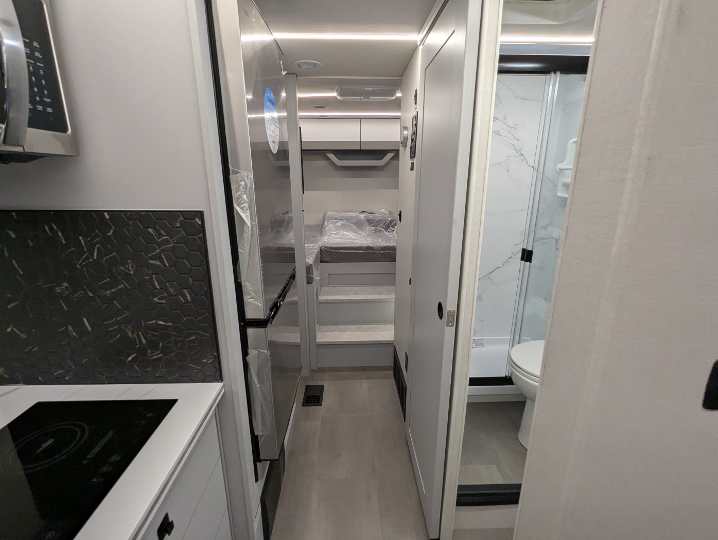 2026 Coachmen Euro 25TB - Image 16
