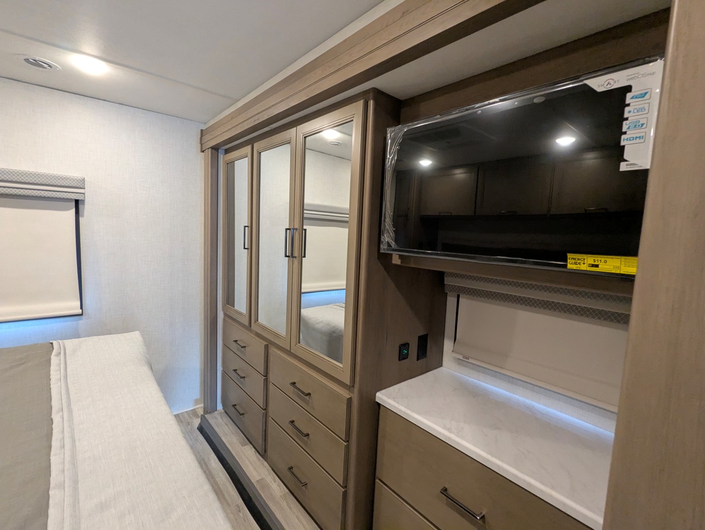 2026 Thor Motor Coach Windsport 35J - Image 27