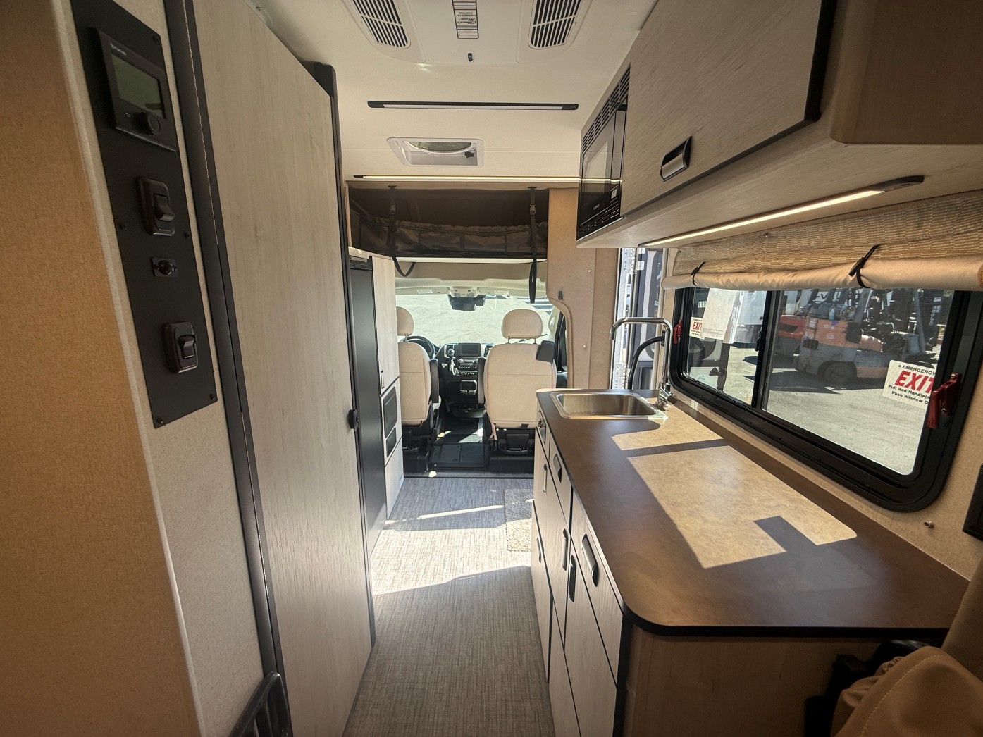2027 Winnebago Elora 19DC - Image 28