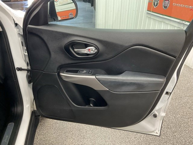 2021 Jeep Cherokee Utility 4D Trailhawk 4WD V6 - Image 26