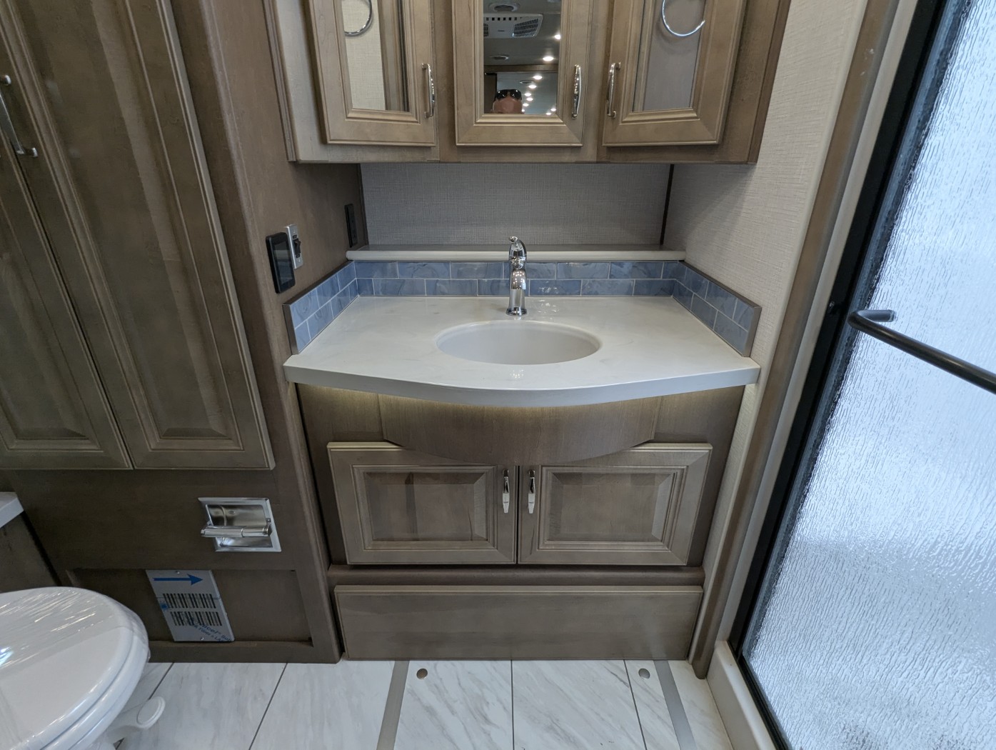 2026 Fleetwood Discovery 38N - Image 34