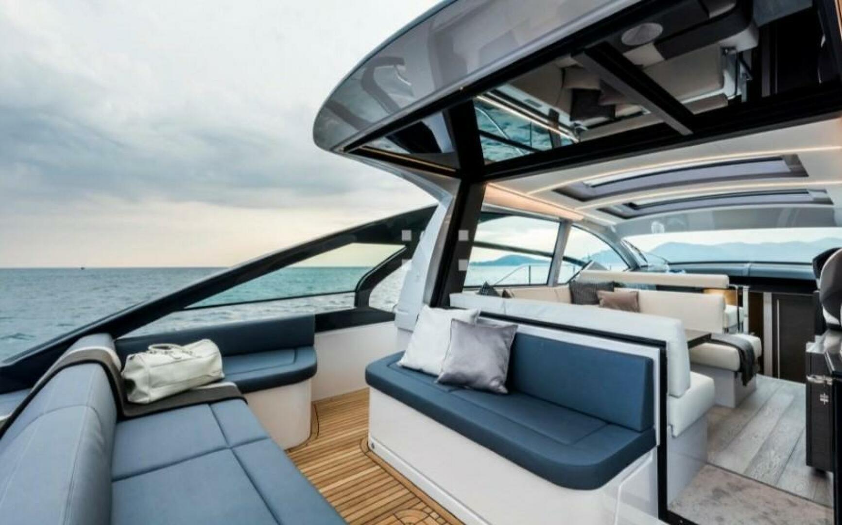 2019 Pershing 5X - Image 2
