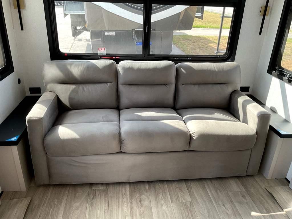 2027 JAYCO NORTH POINT 361RLBH - Image 19