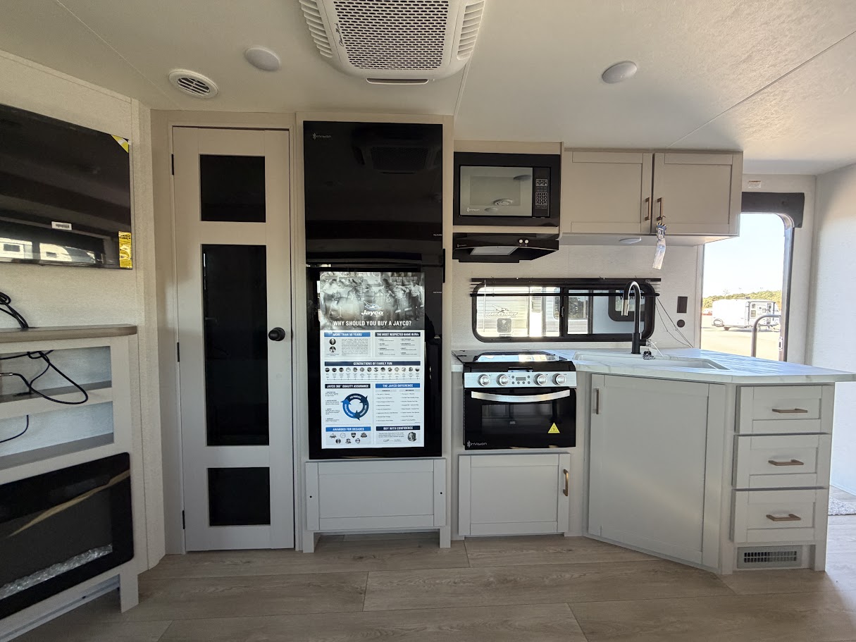 2027 JAYCO JAY FLIGHT 295TBS - Image 37