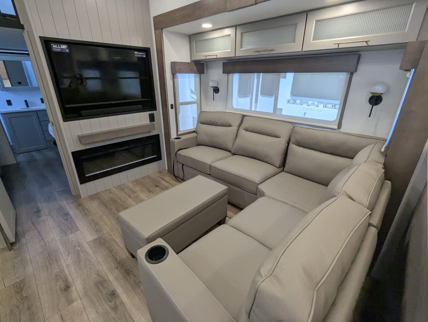 2026 Alliance RV Paradigm 395DS - Image 38