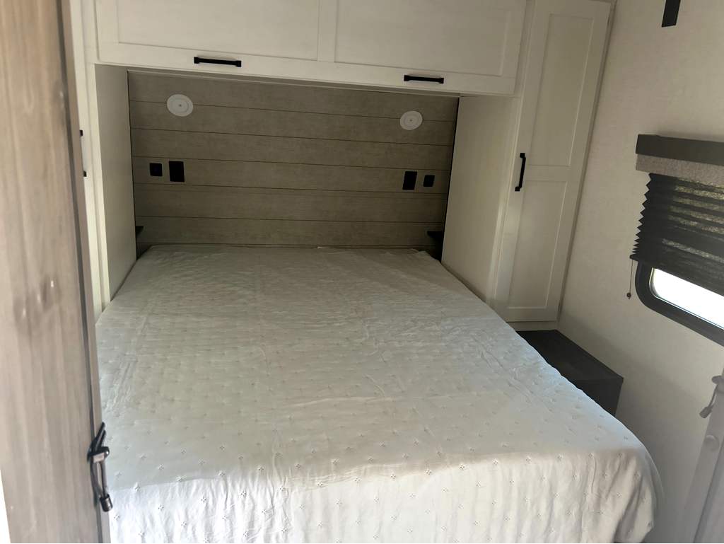 2027 VENTURE RV SIENNA 281VQB - Image 12