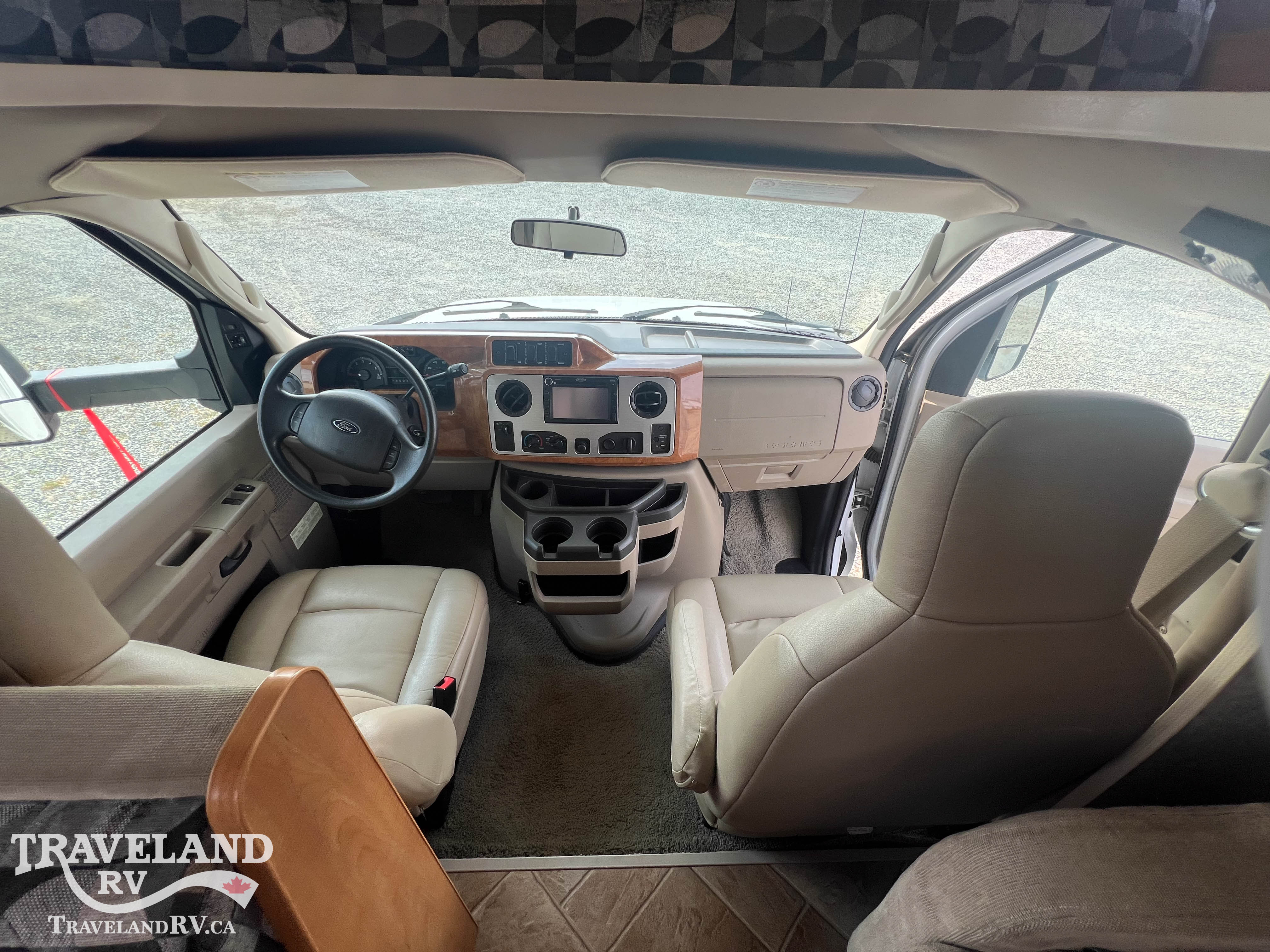 2010 Winnebago Access 24V - Image 8