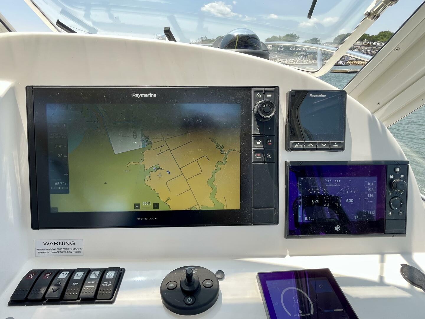 2019 MJM 35z - Image 136