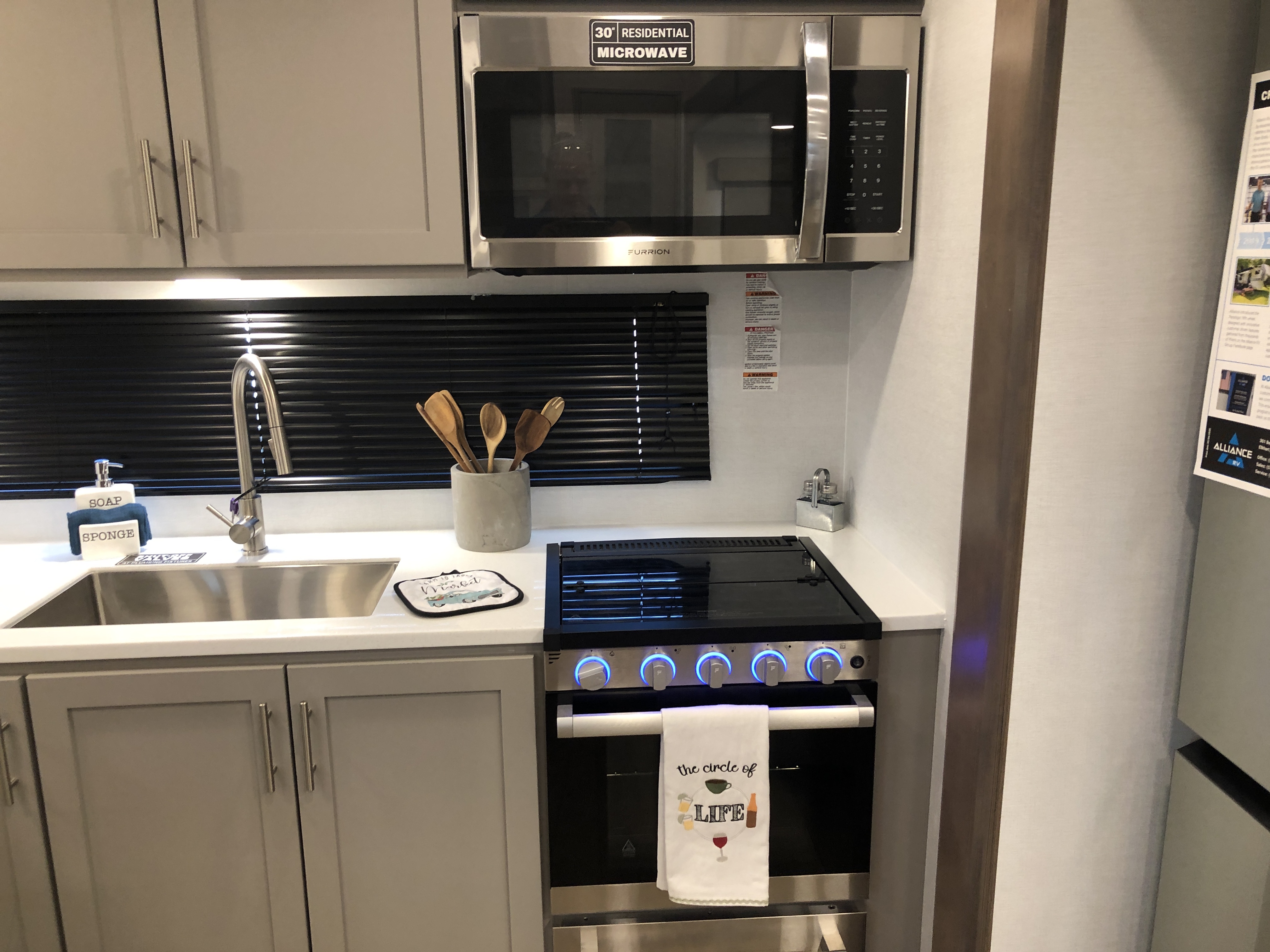 2026 Alliance RV Avenue 23ML - Image 18