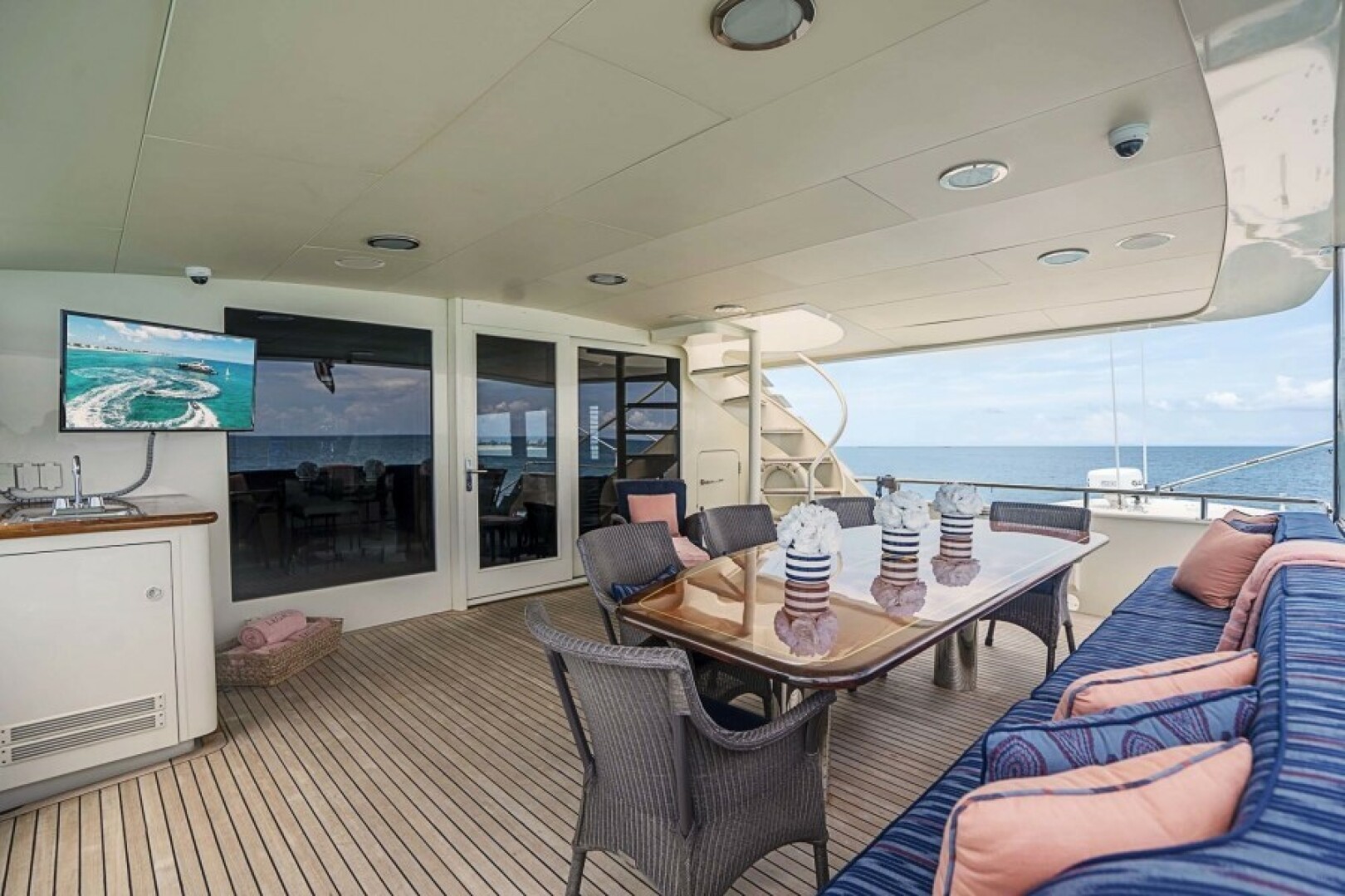 2000 Broward Raised Pilothouse - Image 22