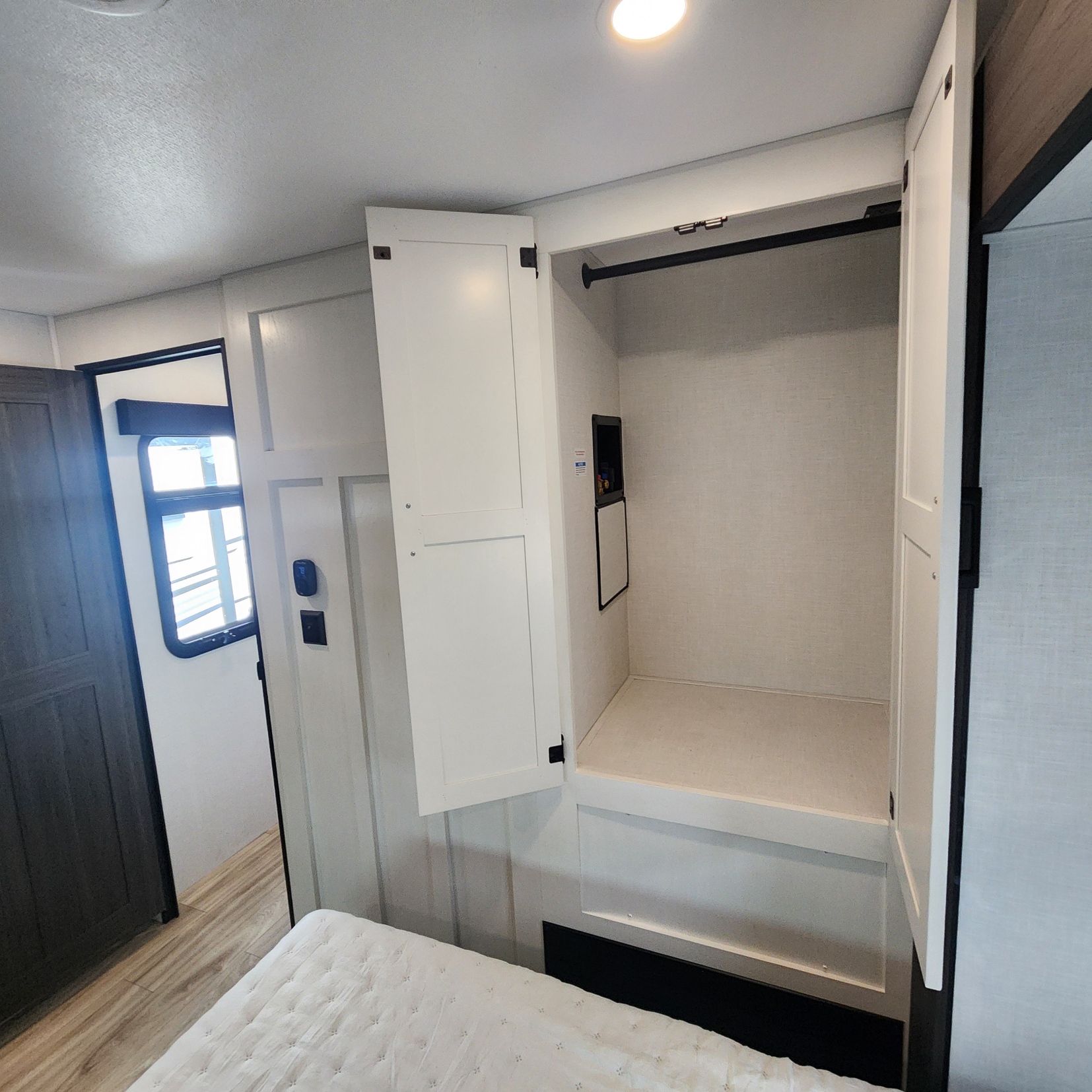 2026 VENTURE RV SPORTTREK 336VRK - Image 6