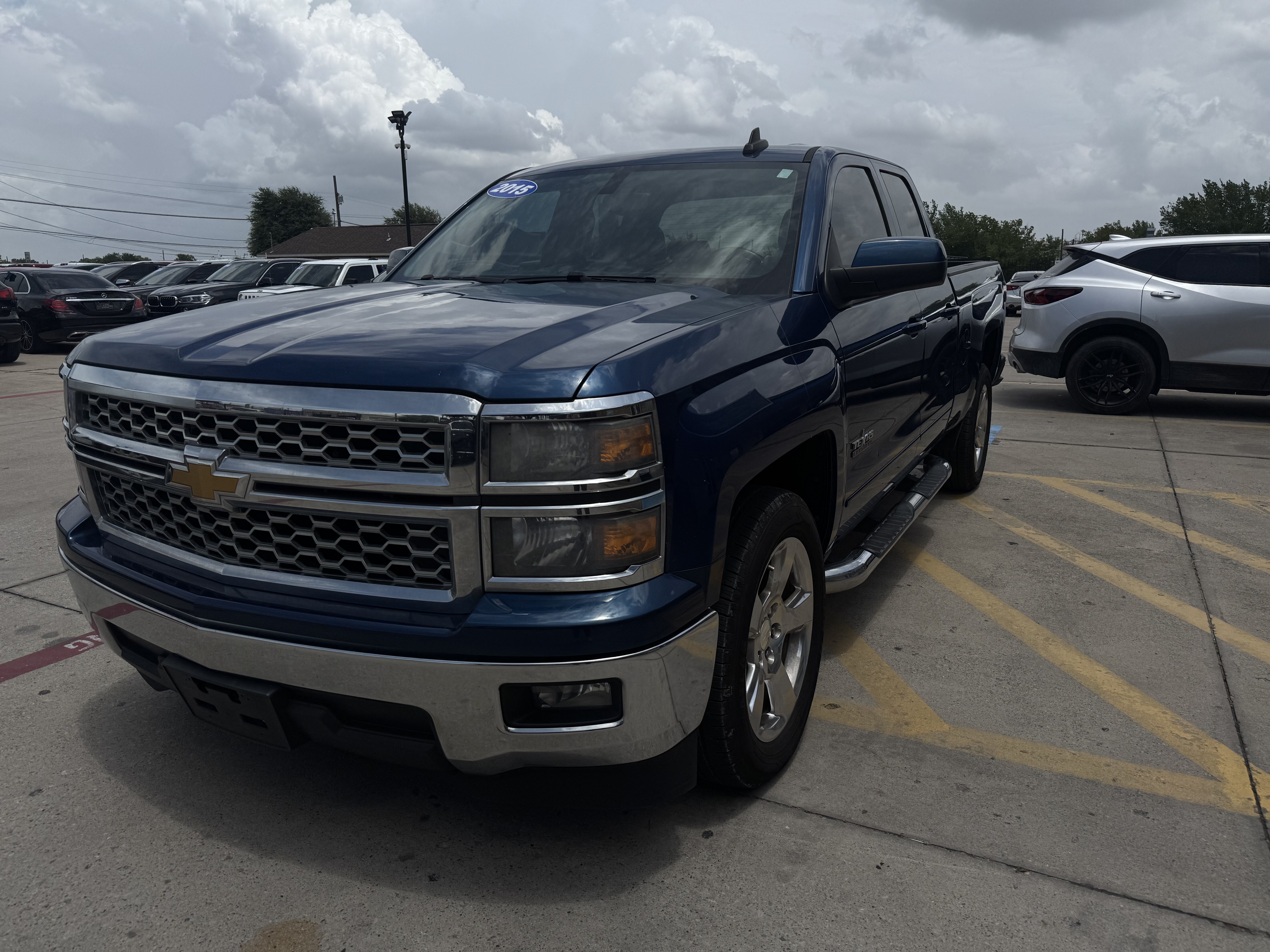 2015 Chevrolet Silverado 1500-V8 Extended Cab LT 2WD - Image 11