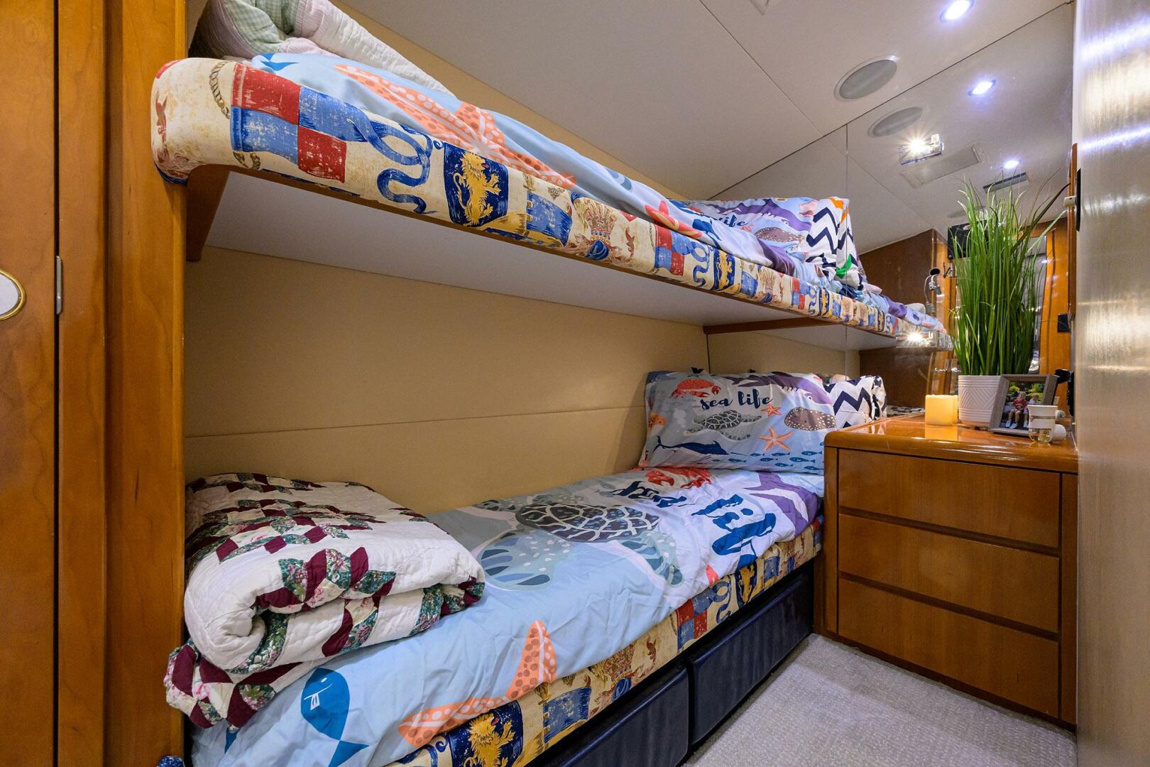 2001 Hatteras 43 Convertible Base - Image 36