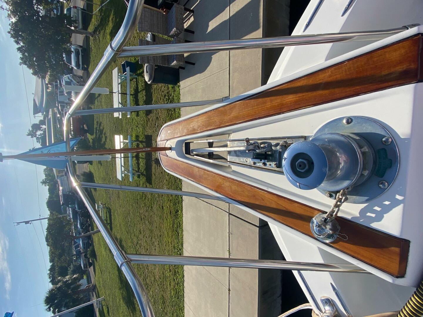 1994 Hatteras 70 Cockpit Motor Yacht - Image 5