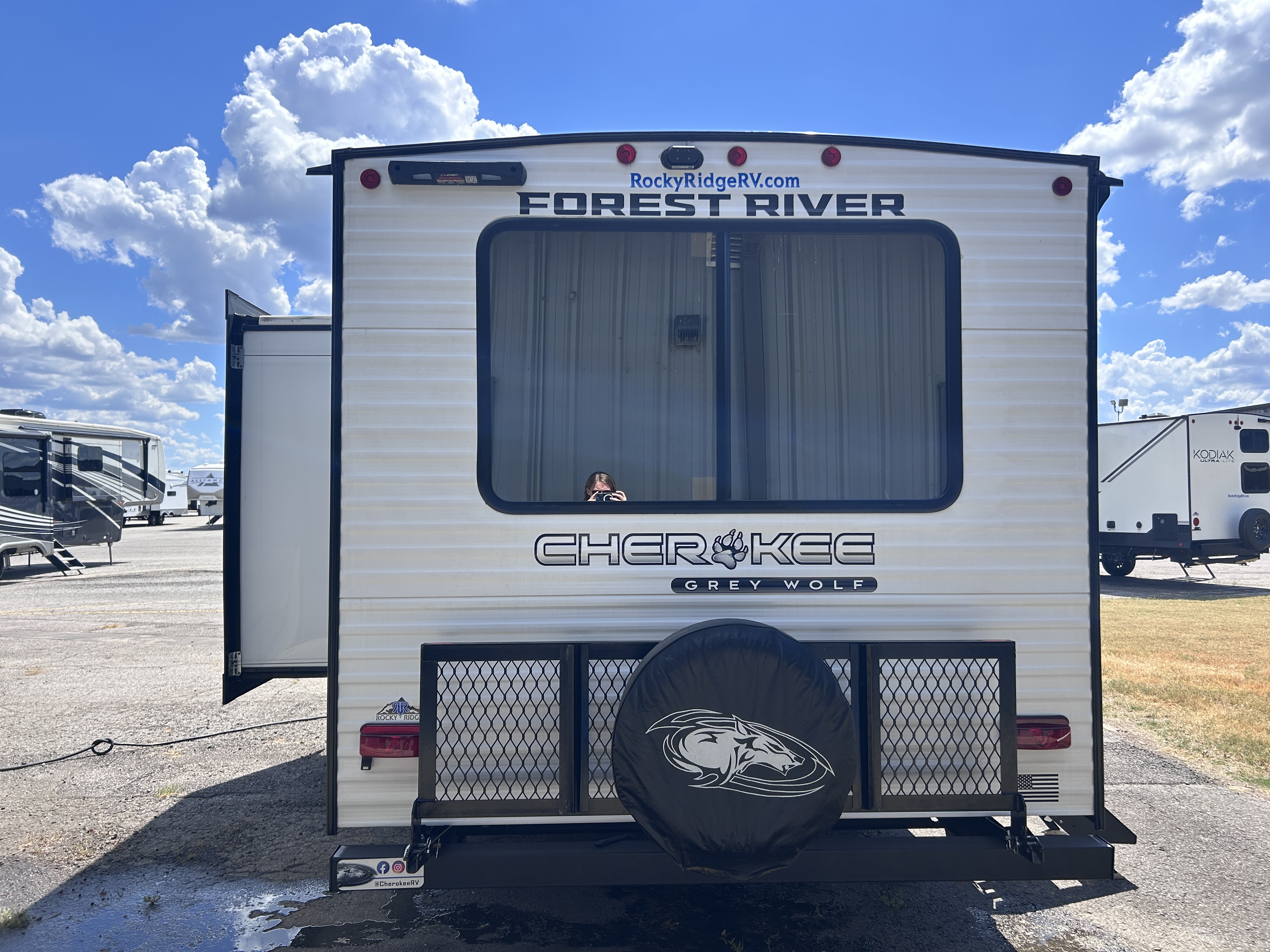 2025 Forest River Cherokee Grey Wolf 23MK - Image 7