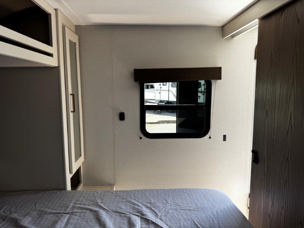 2027 Grand Design Transcend XPLOR 27DBX - Image 12