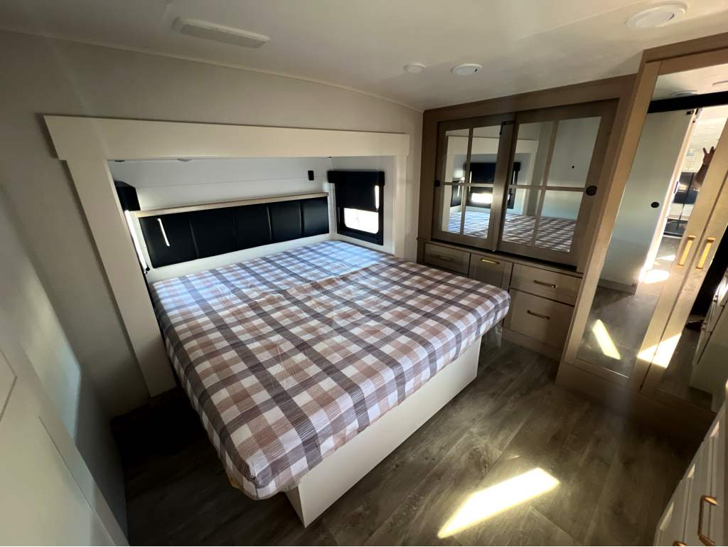 2026 JAYCO EAGLE 335LSTS - Image 24