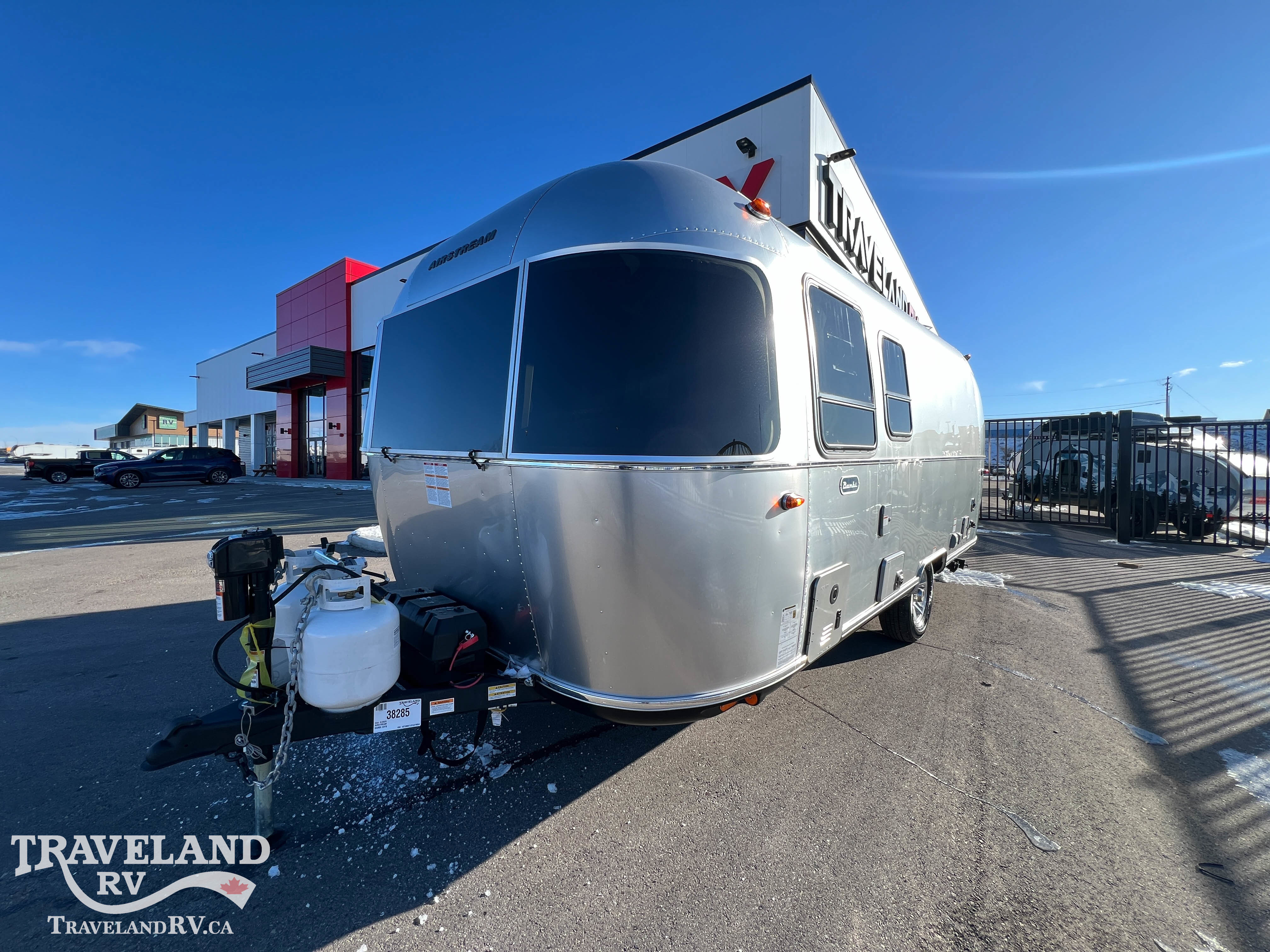 2026 Airstream Bambi 22FB - Image 5