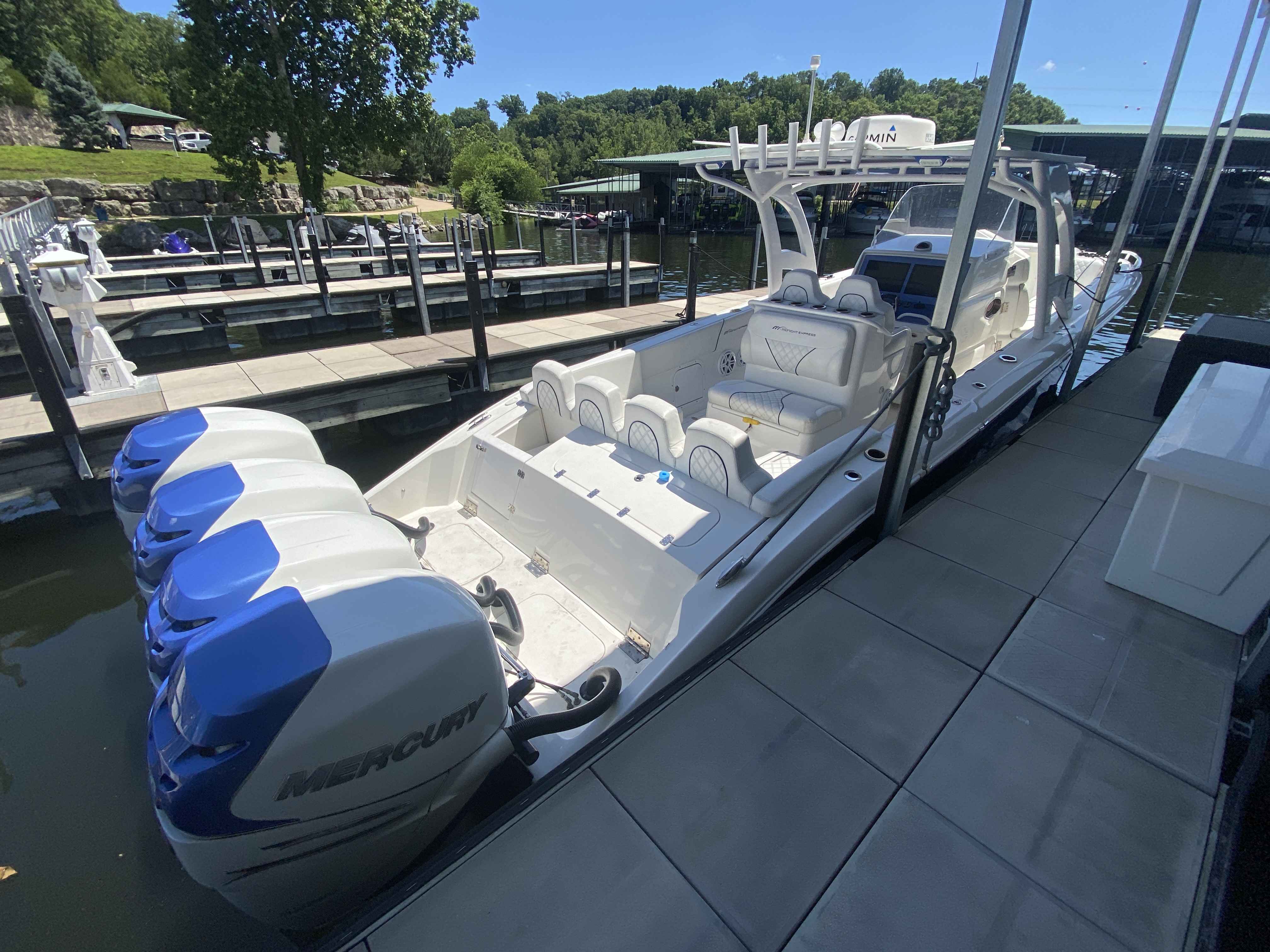 2017 Midnight Express 39 Cuddy  - Image 29