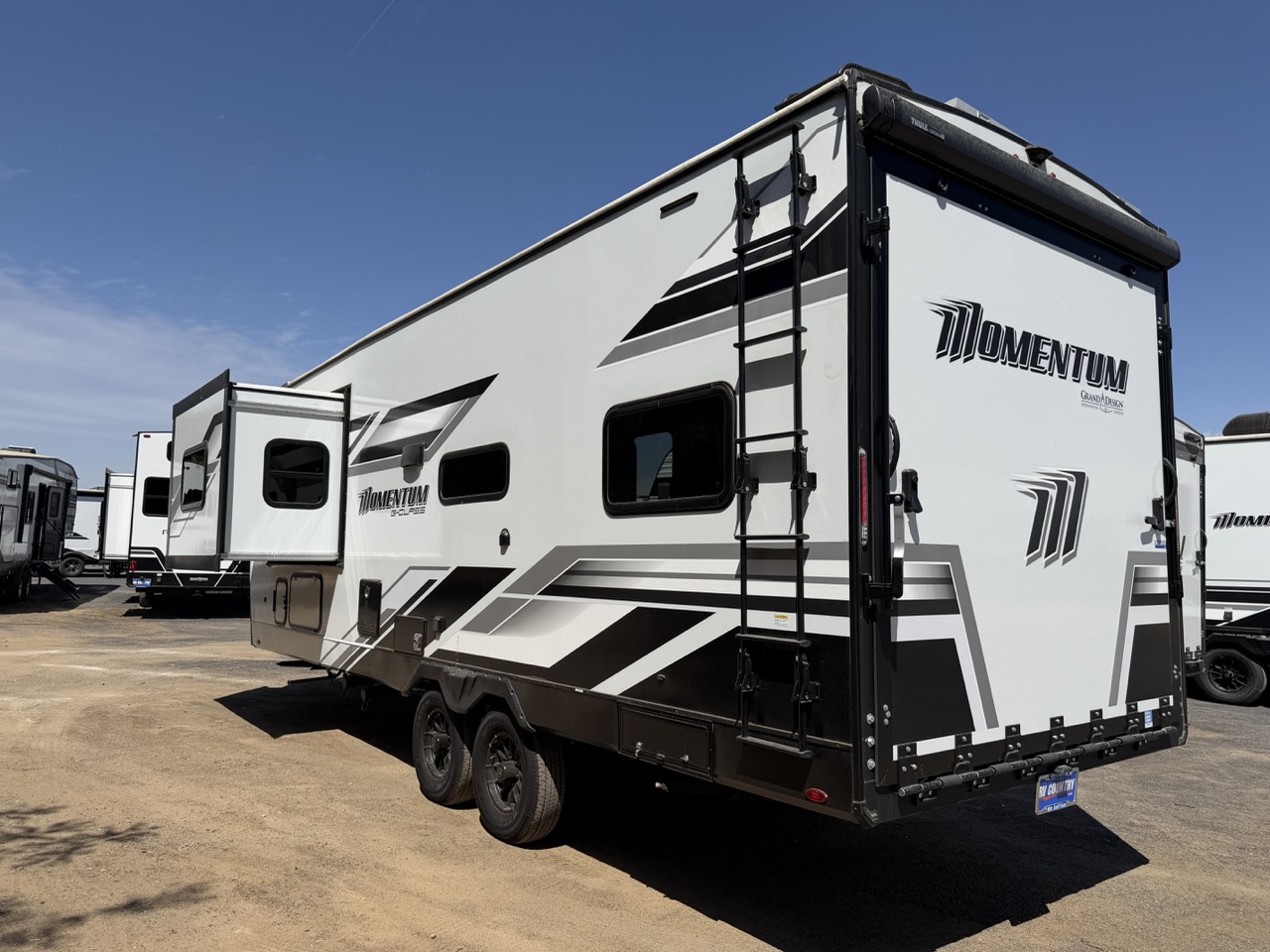 2026 Grand Design Momentum G-Class 23G - Image 2
